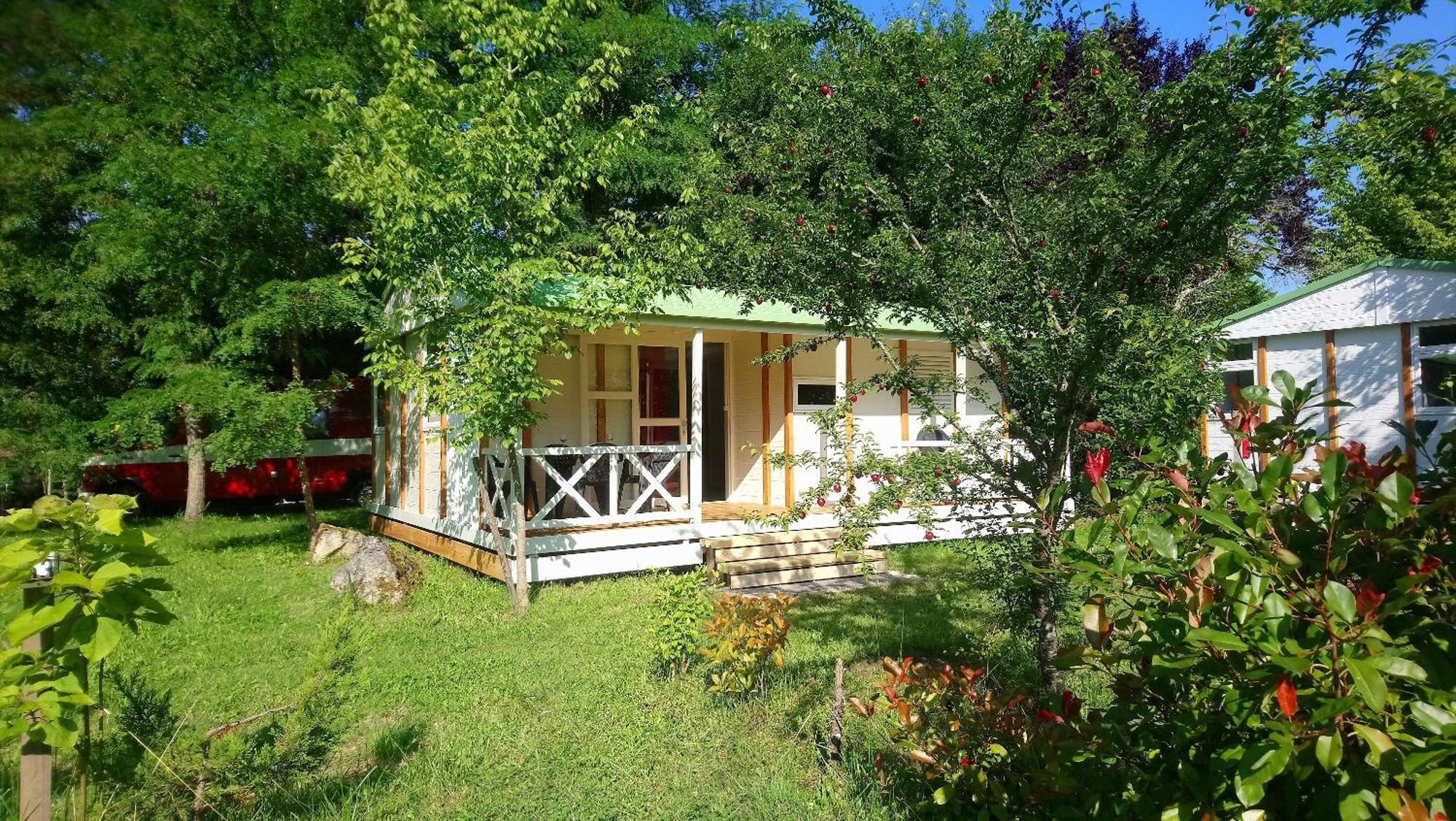 Gasthaus Camping Fontaine Du Roc Devillac Exterior foto