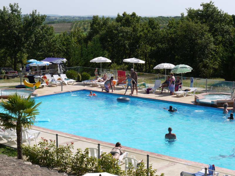 Gasthaus Camping Fontaine Du Roc Devillac Exterior foto